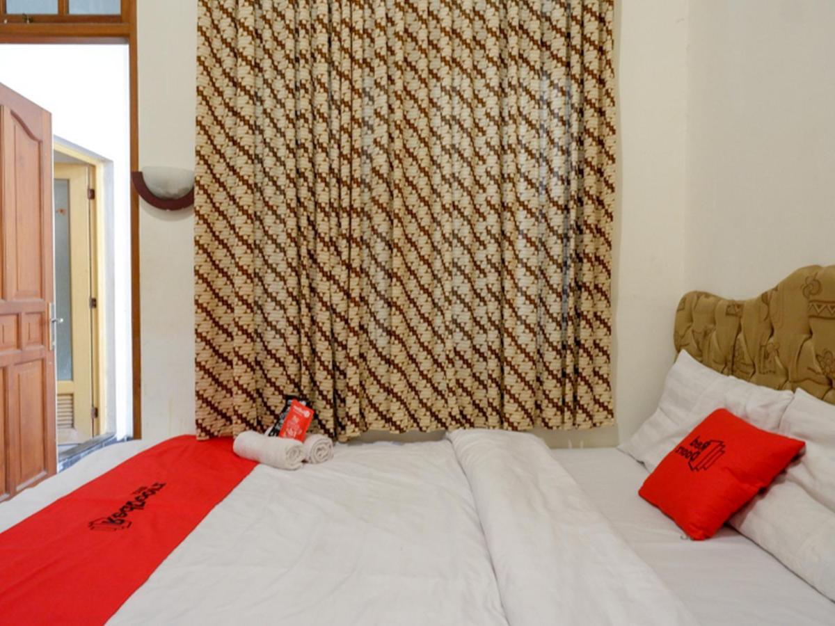 Hotel Reddoorz Near Tugu Yogyakarta Esterno foto