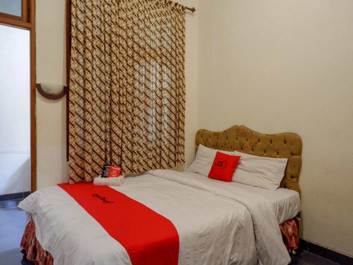 Hotel Reddoorz Near Tugu Yogyakarta Esterno foto